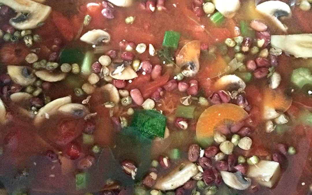 Easy, Delicious, Low Fat, High Fiber Veggie Soup